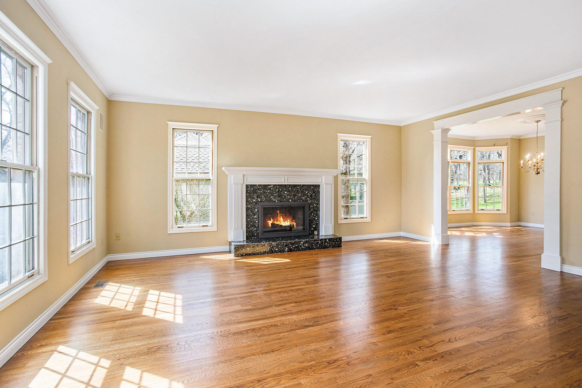 Portage, Michigan 49024, United States, 5 Bedrooms Bedrooms, ,4 BathroomsBathrooms,Residential,Pending,103383