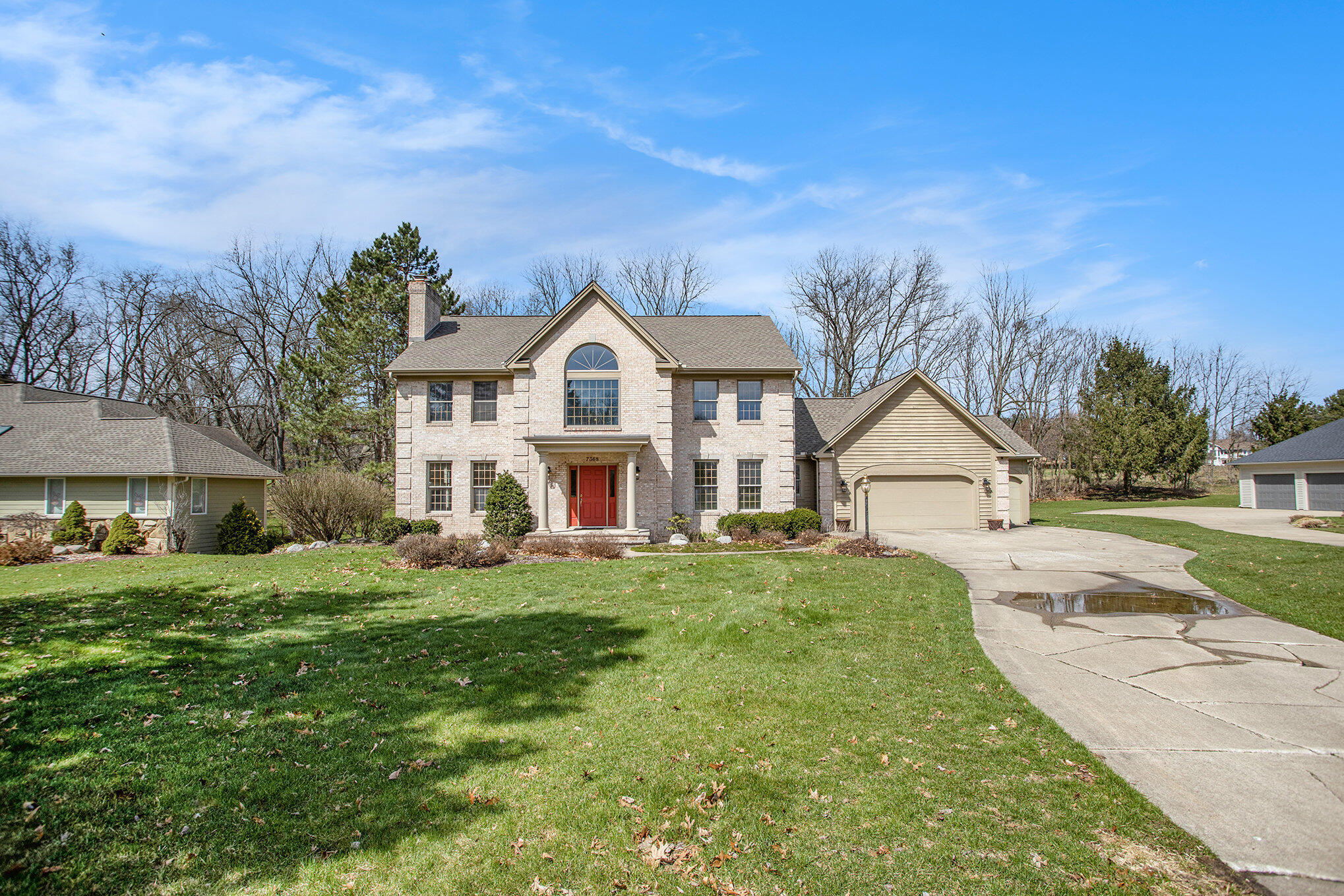 Portage, Michigan 49024, United States, 5 Bedrooms Bedrooms, ,4 BathroomsBathrooms,Residential,Pending,103383