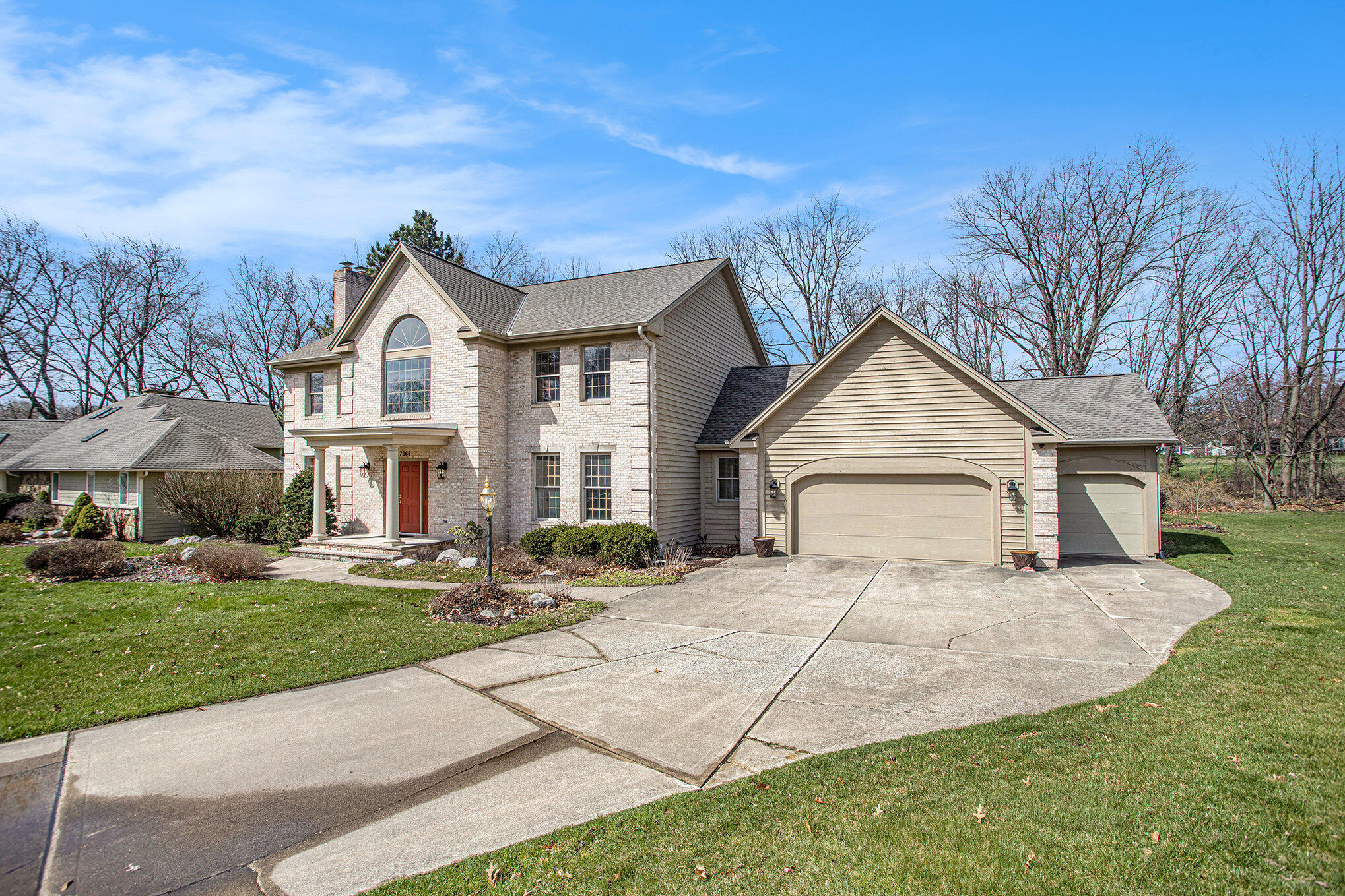 Portage, Michigan 49024, United States, 5 Bedrooms Bedrooms, ,4 BathroomsBathrooms,Residential,Pending,103383