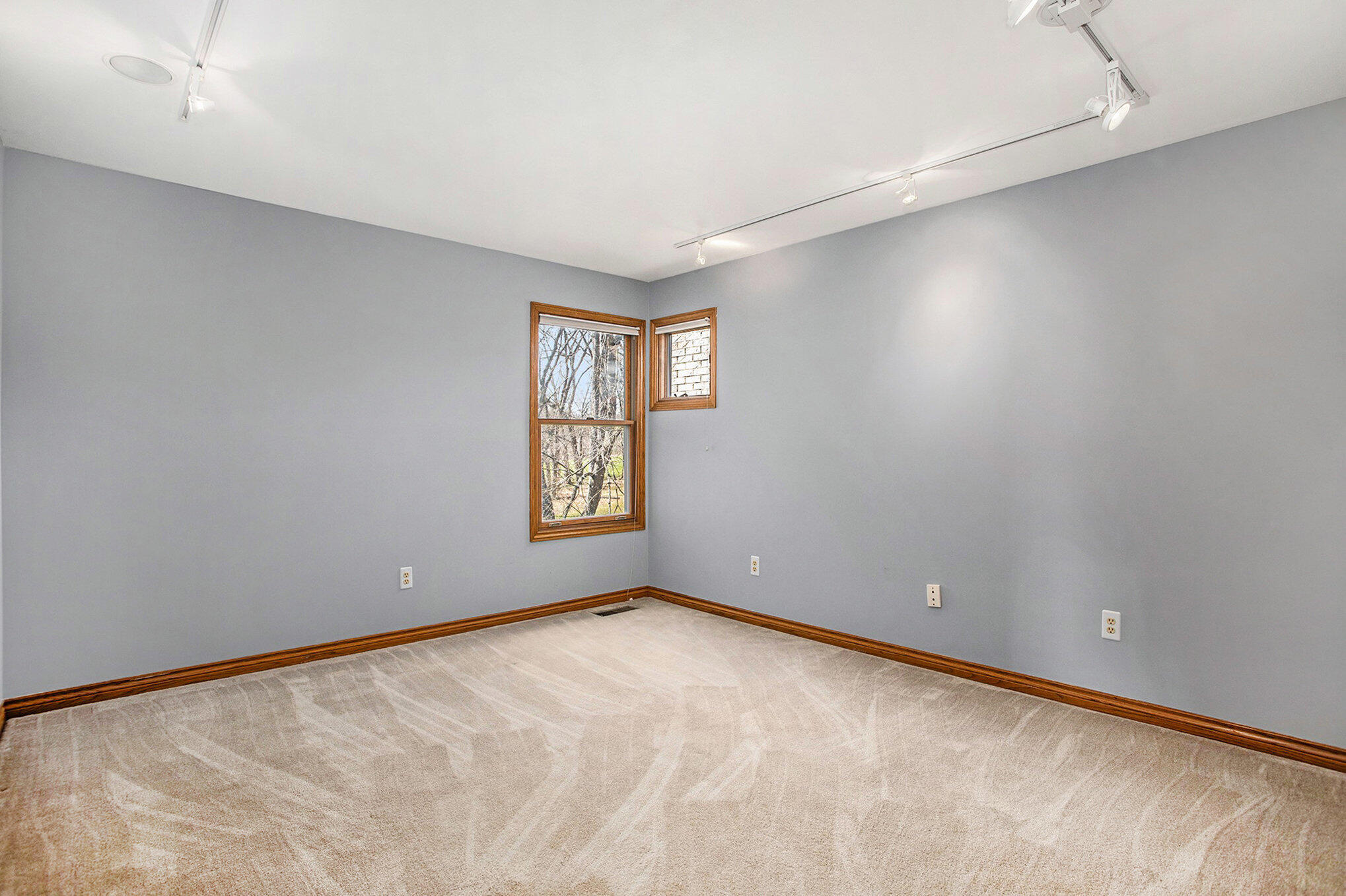 Portage, Michigan 49024, United States, 5 Bedrooms Bedrooms, ,4 BathroomsBathrooms,Residential,Pending,103383