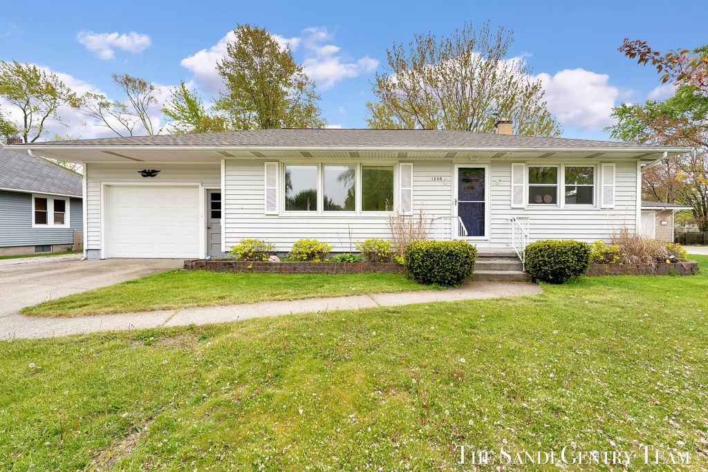 Photo of 1230 Marion Avenue, Grand Haven, MI 49417 (MLS # 26021991)