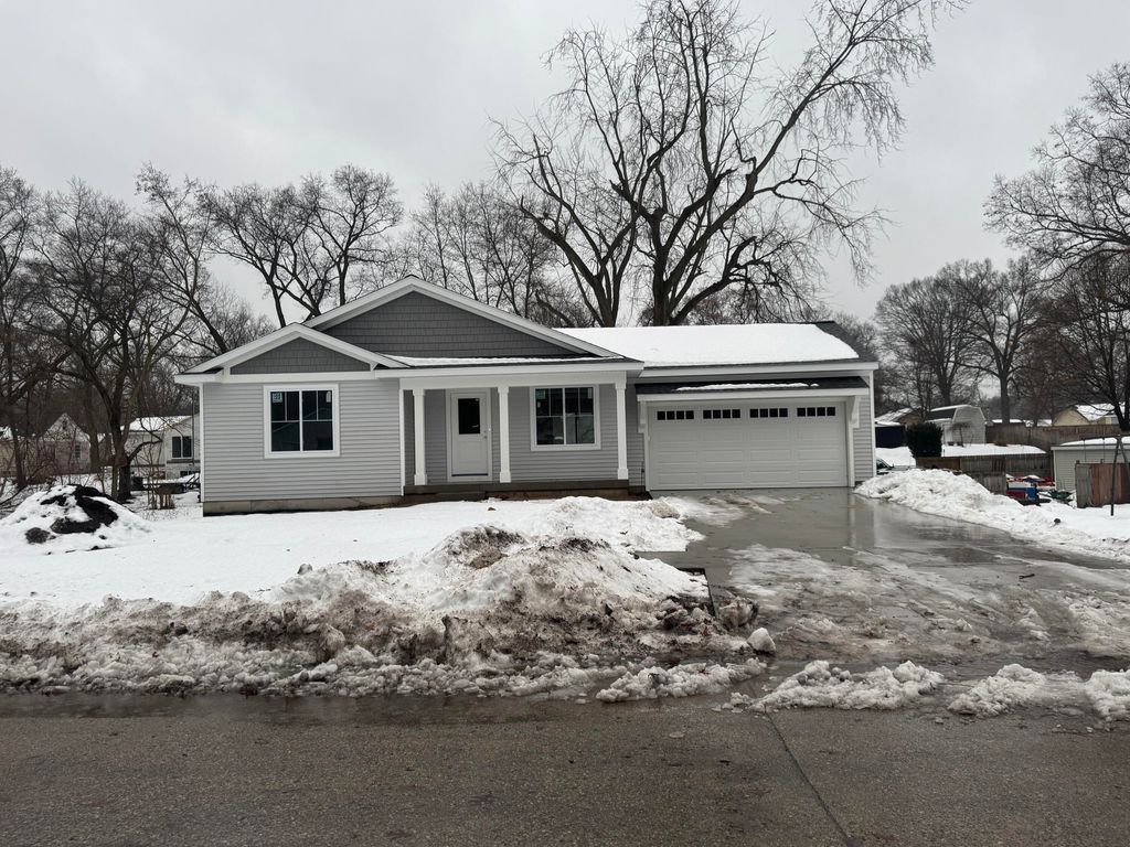 Photo of 1355 Adams Avenue, Muskegon, MI 49442 (MLS # 25062091)