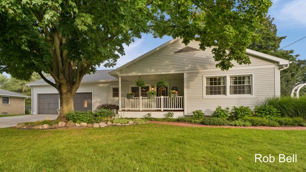 631 EVERGREEN ST, JENISON, MI 49428 - Image 22cb5678bb60b4404ba5ff62ec2d82d0/64554759