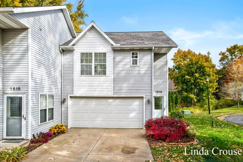 Photo of 1519 Beechwood Court, Grand Haven, MI 49417 (MLS # 25056982)