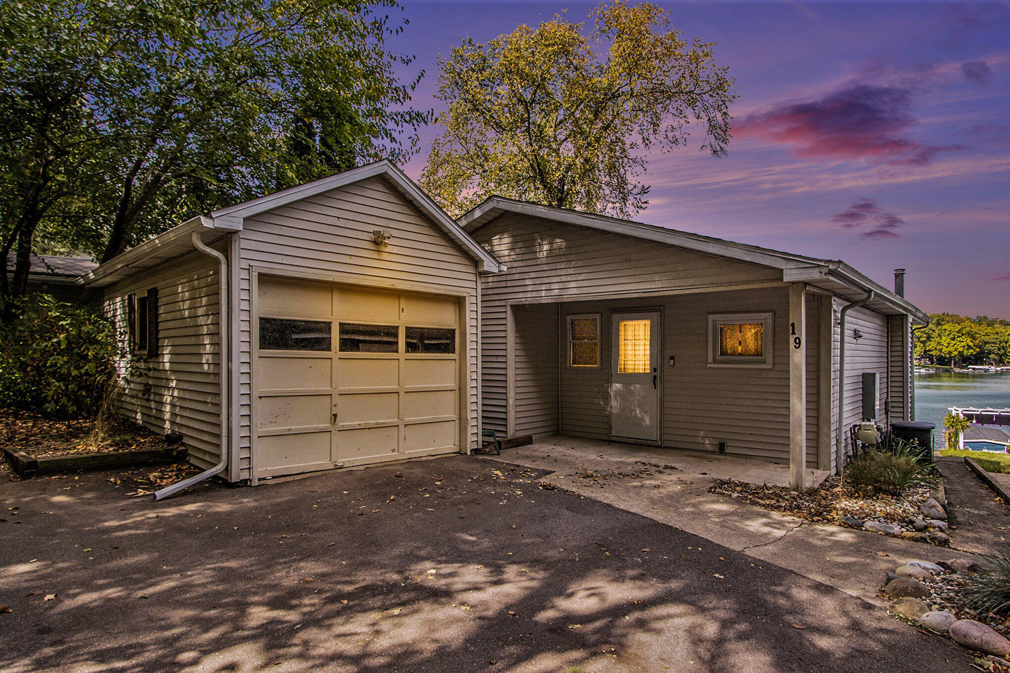 Richland, Michigan 49083, United States, 2 Bedrooms Bedrooms, ,1 BathroomBathrooms,Residential,Pending,39646