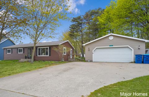 Photo of 1015 Vogel Street, Ludington, MI 49431 (MLS # 26023076)