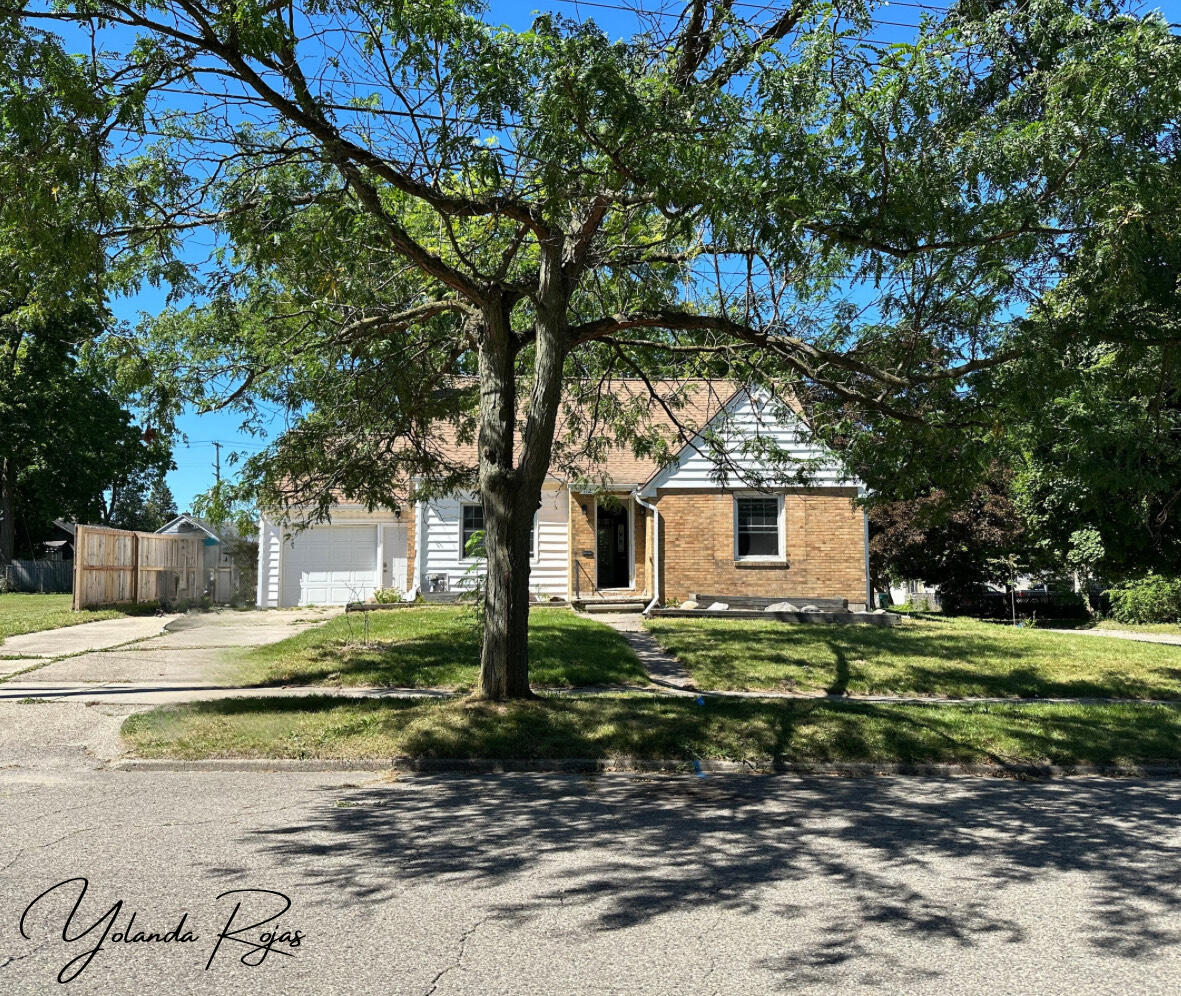 View Lansing, MI 48915 house