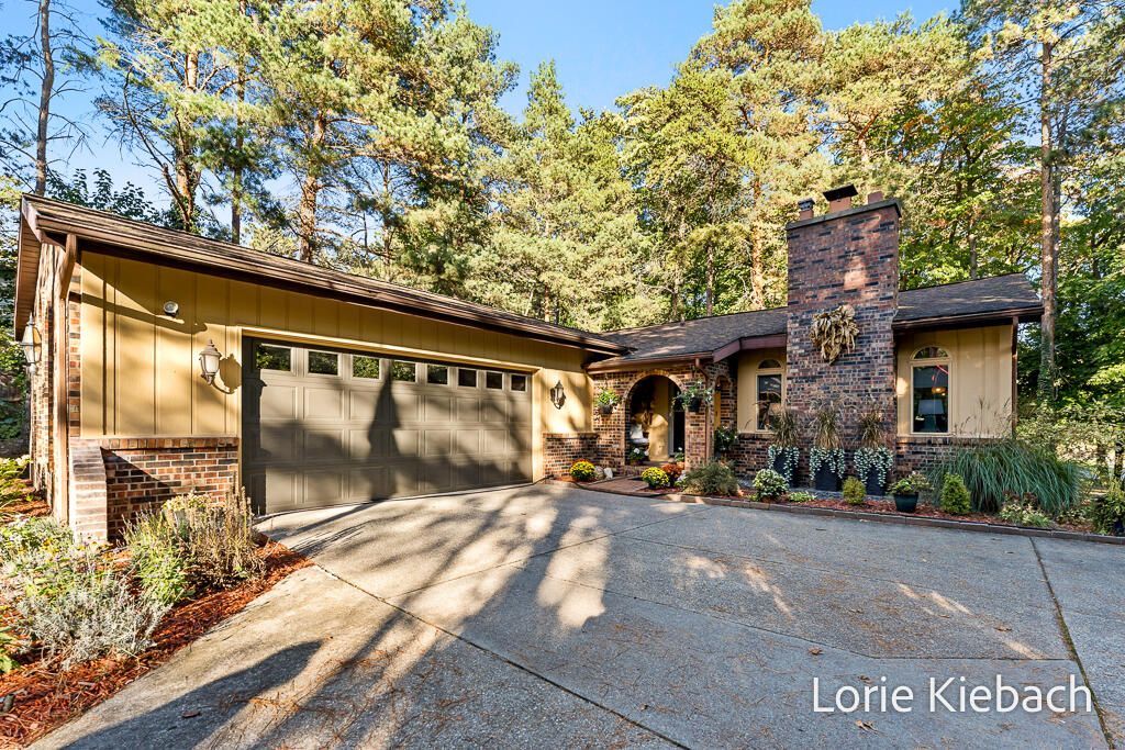 Photo of 14666 Indian Trails Drive, Grand Haven, MI 49417 (MLS # 25053516)