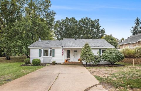 Photo of 278 Brockway Avenue, South Haven, MI 49090 (MLS # 25051620)