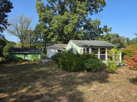 Photo of 81480 42nd Street, Decatur, MI 49045 (MLS # 25053130)