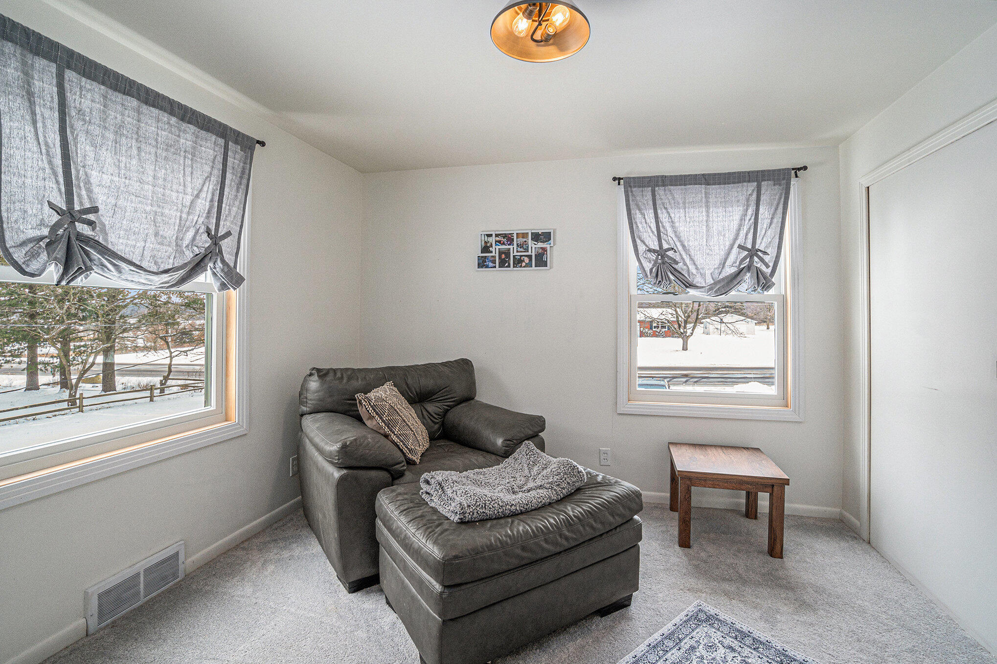 Kalamazoo, Michigan 49009, United States, 3 Bedrooms Bedrooms, ,3 BathroomsBathrooms,Residential,Pending,4182