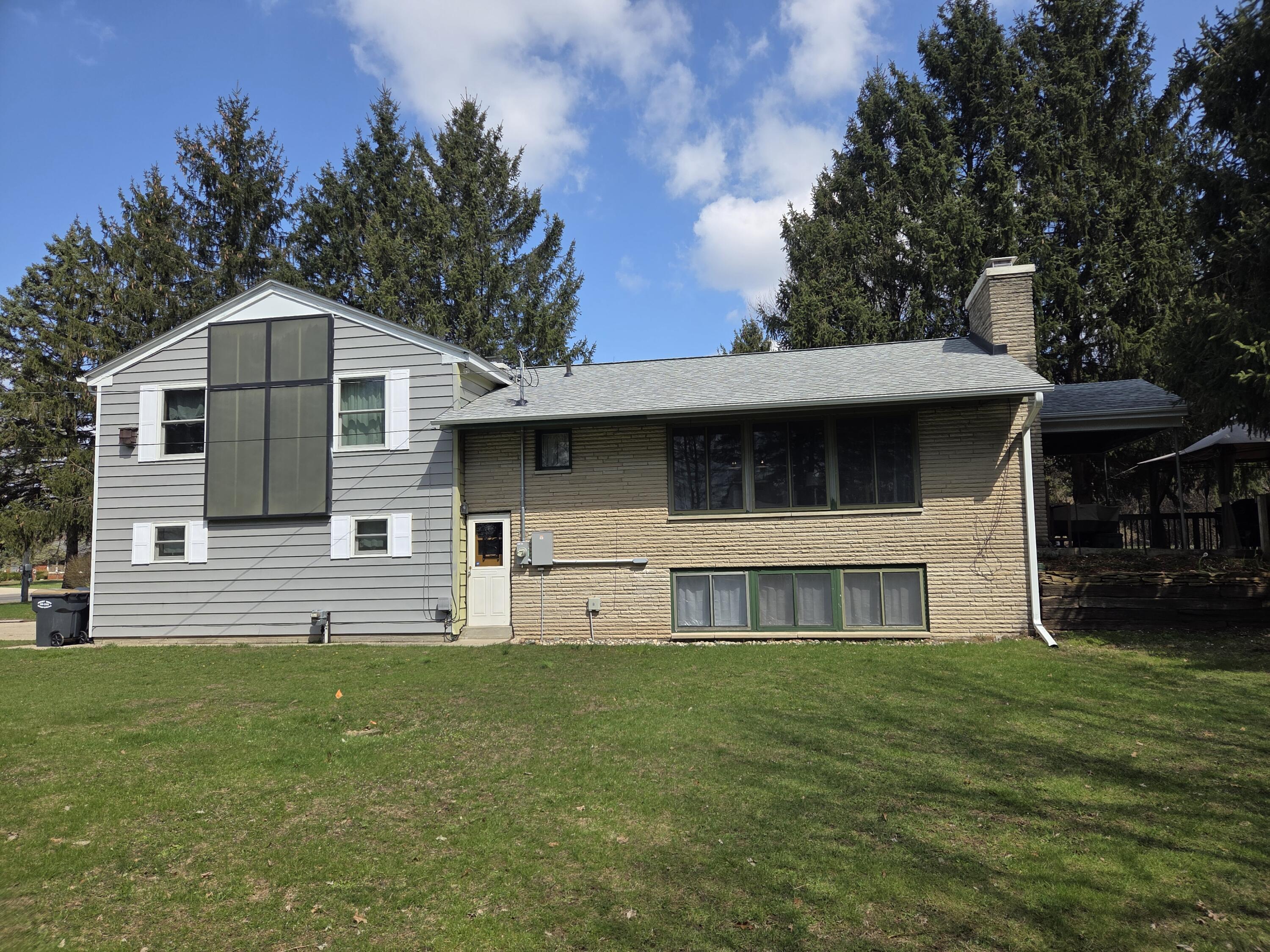 Kalamazoo, Michigan 49009, United States, 3 Bedrooms Bedrooms, ,3 BathroomsBathrooms,Residential,Pending,4182