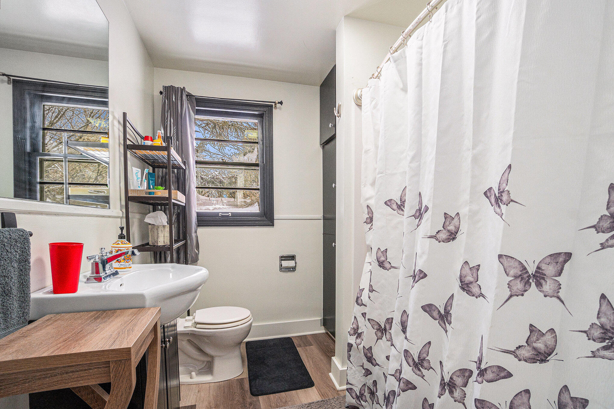 Kalamazoo, Michigan 49009, United States, 3 Bedrooms Bedrooms, ,3 BathroomsBathrooms,Residential,Pending,4182