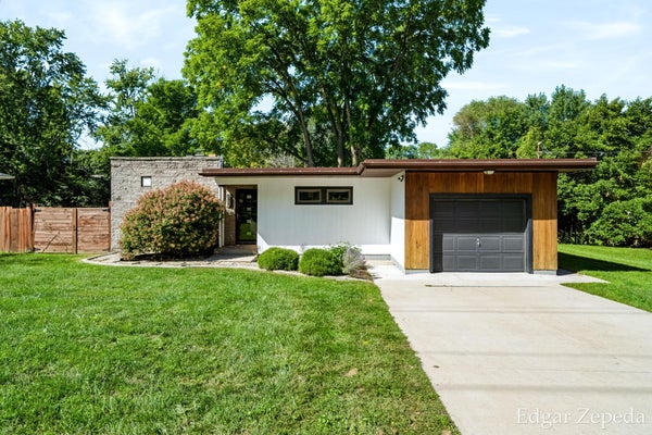 3439 KALAMAZOO AVE SE, GRAND RAPIDS, MI 49508 - Image 24bf8717e2e3e0b9f3590e3e4ec3e1fb/3531133454