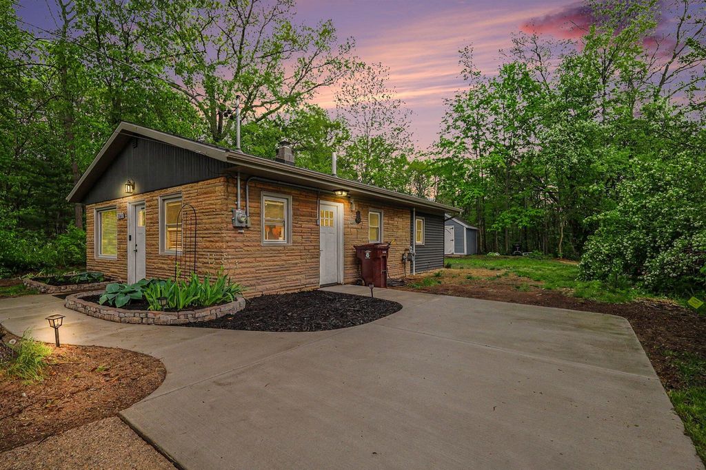 Photo of 2061 Southland Drive, Muskegon, MI 49442 (MLS # 26023331)