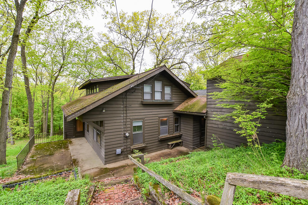 2205 Ridge Road