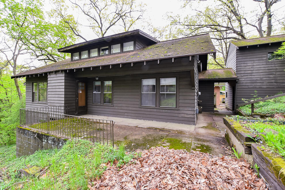 2205 Ridge Road