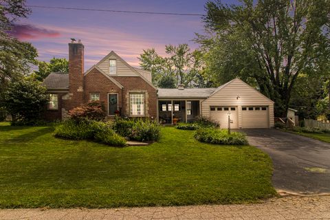 Photo of 230 Russwood Street NE, Grand Rapids, MI 49505 (MLS # 23134165)