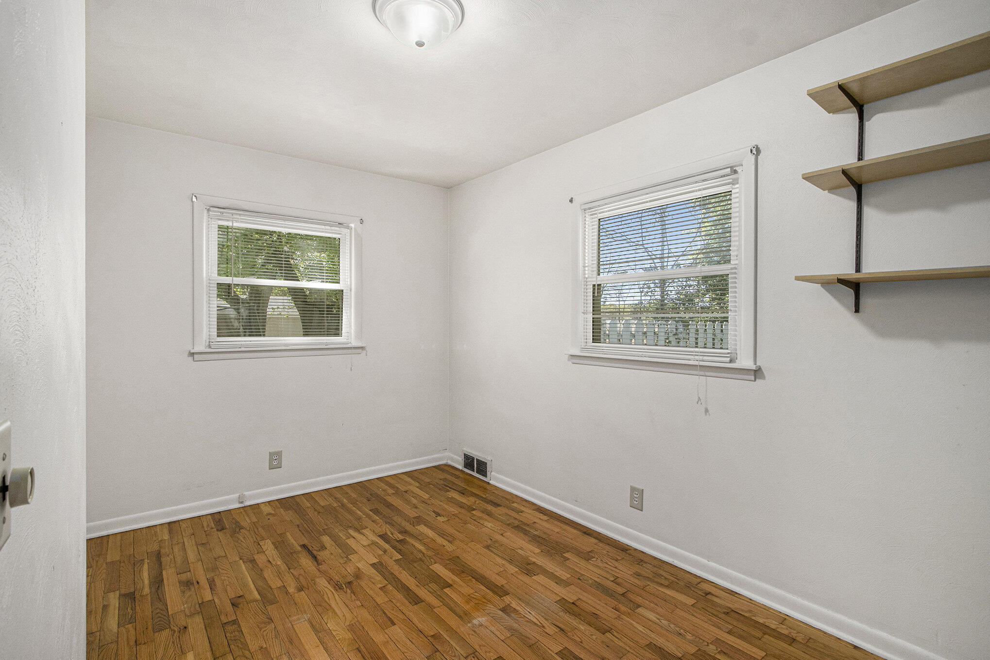 Vicksburg, Michigan 49097, United States, 3 Bedrooms Bedrooms, ,1 BathroomBathrooms,Residential,Active,128015