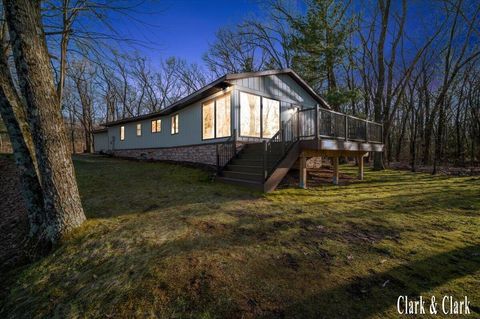 Photo of 3125 E 82nd Street, Newaygo, MI 49337 (MLS # 26017330)