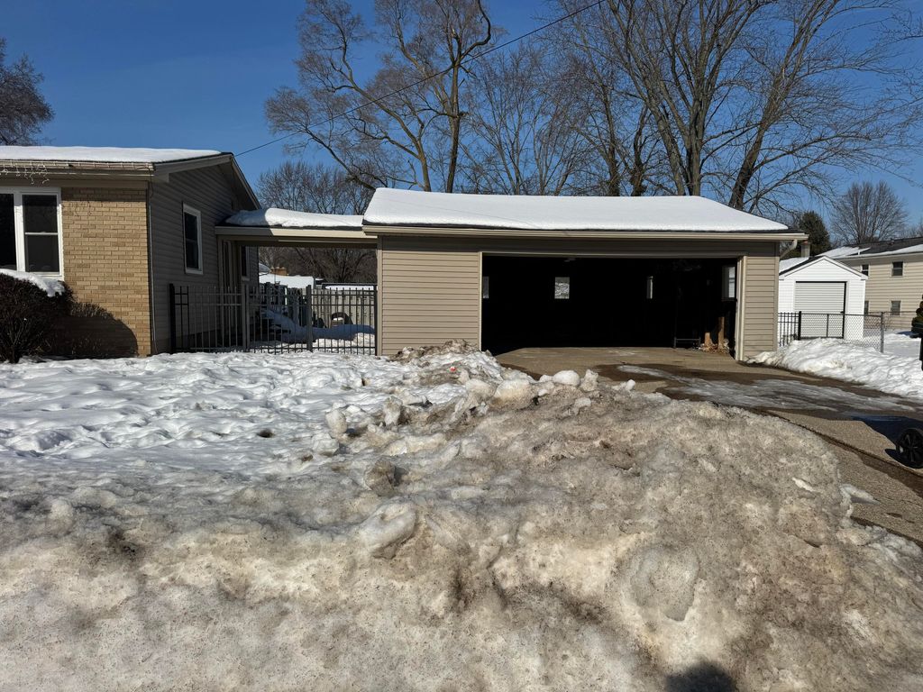 Photo of 3751 Lawn Street NW, Grand Rapids, MI 49534 (MLS # 26005415)