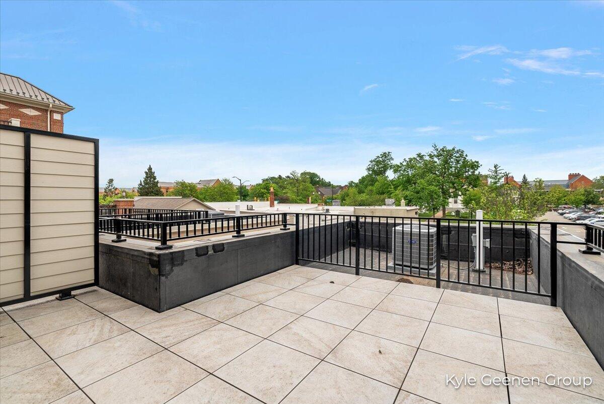 52 E 8th Street