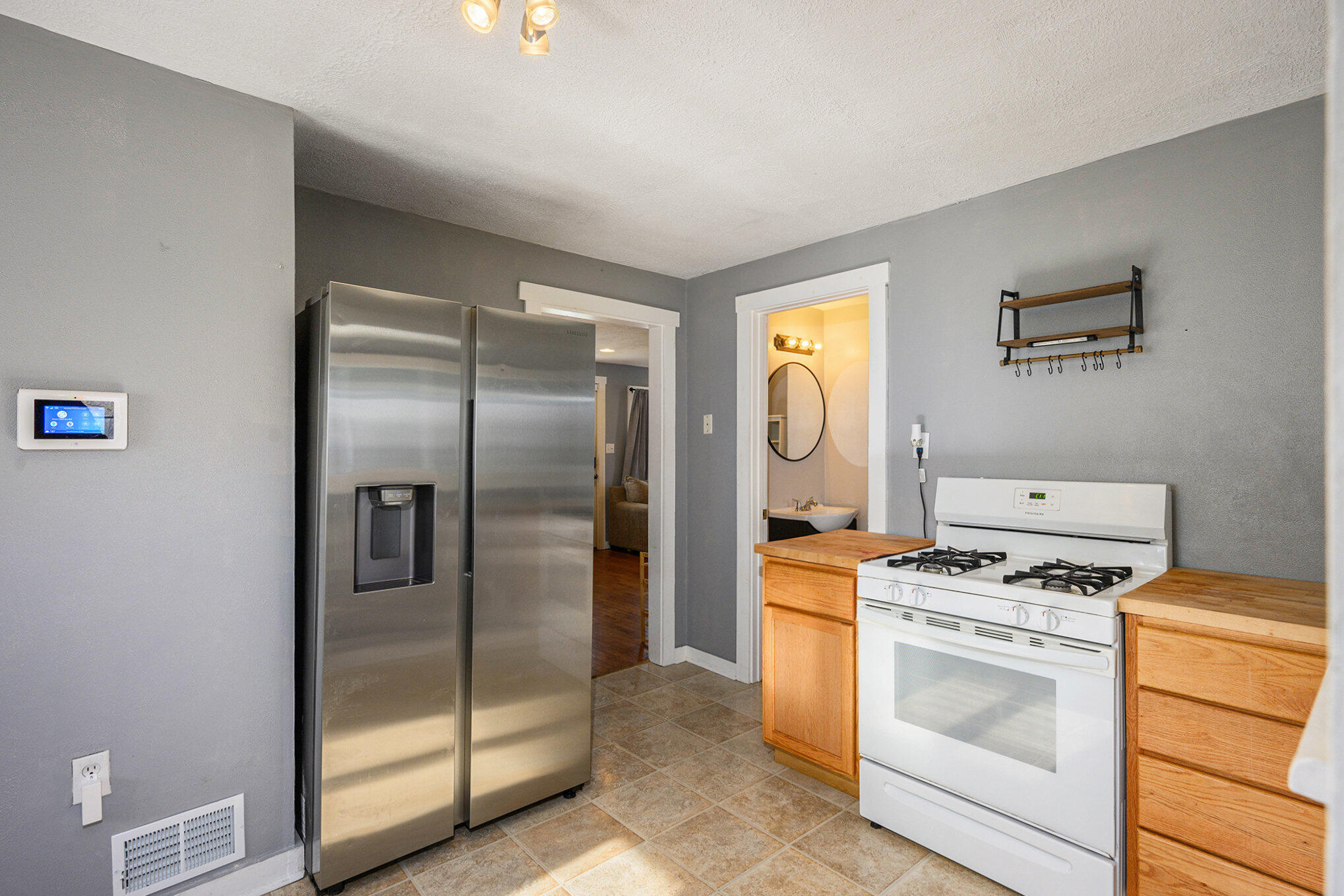 Battle Creek, Michigan 49015, United States, 2 Bedrooms Bedrooms, ,1 BathroomBathrooms,Residential,Active,248066