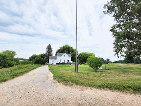 Photo of 4919 N Victory Corner Road, Ludington, MI 49431 (MLS # 25041927)
