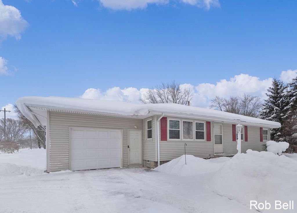 Photo of 700 Baldwin Street, Jenison, MI 49428 (MLS # 26003370)