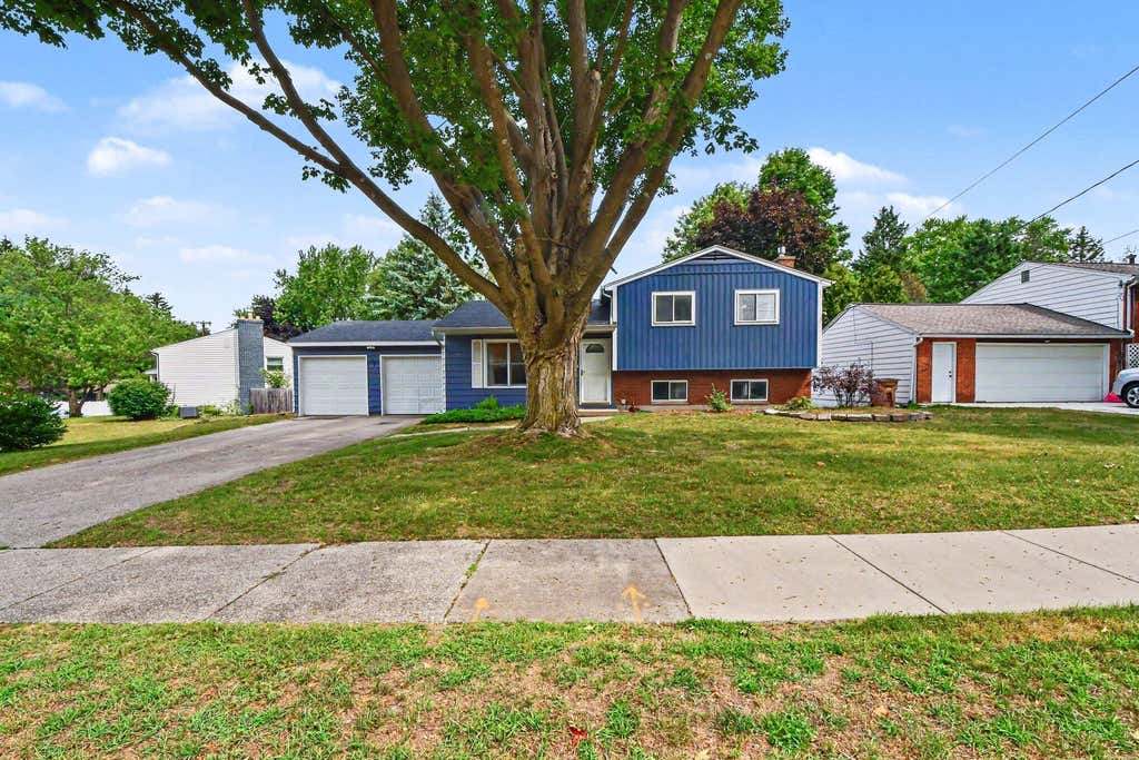 Photo of 8364 Atlanta Drive NE, Rockford, MI 49341 (MLS # 26040001)