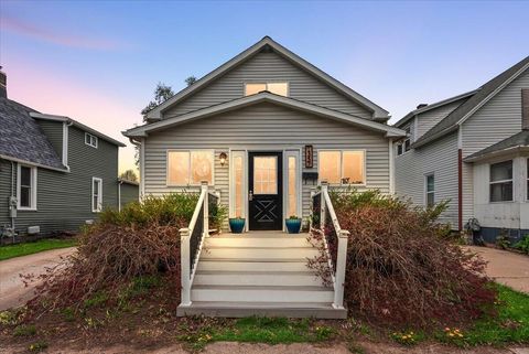 Photo of 1357 Penn Avenue NE, Grand Rapids, MI 49505 (MLS # 26018867)
