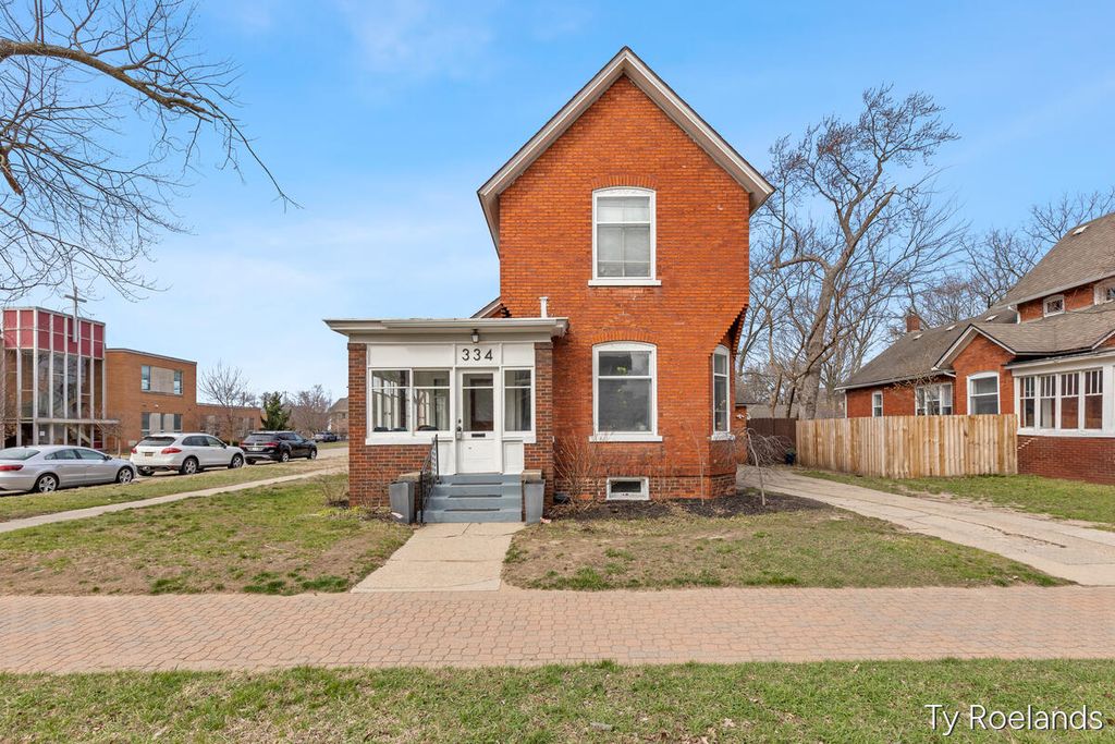 Photo of 334 Central Avenue, Holland, MI 49423 (MLS # 26011889)