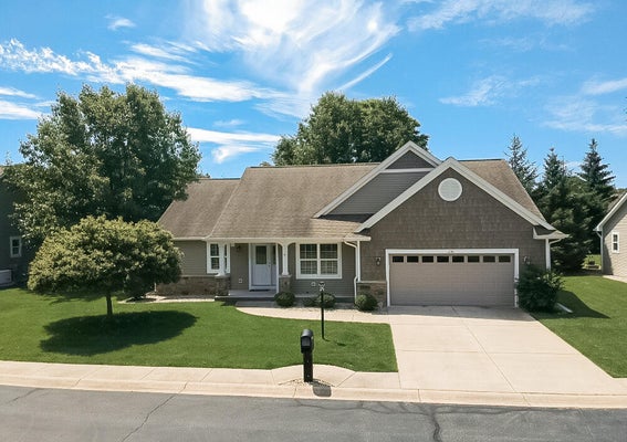 1130 CORAL SPRINGS DR, PORTAGE, MI 49002 - Image 270118abb466d78ab7b1cf1663c9c7e6/1295082518