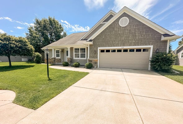 1130 CORAL SPRINGS DR, PORTAGE, MI 49002 - Image 270118abb466d78ab7b1cf1663c9c7e6/1348102109
