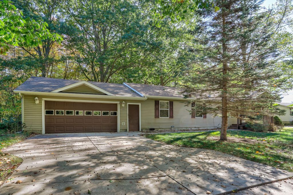 Photo of 608 Kentucky Avenue, South Haven, MI 49090 (MLS # 26005112)