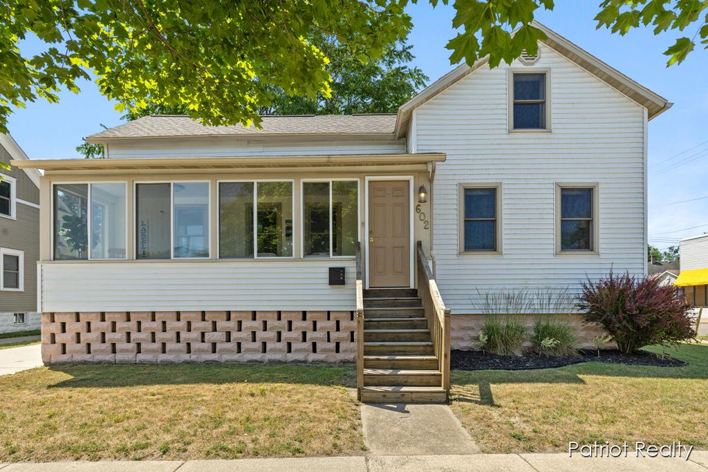 Photo of 602 Jackson Street, Grand Haven, MI 49417 (MLS # 25033901)