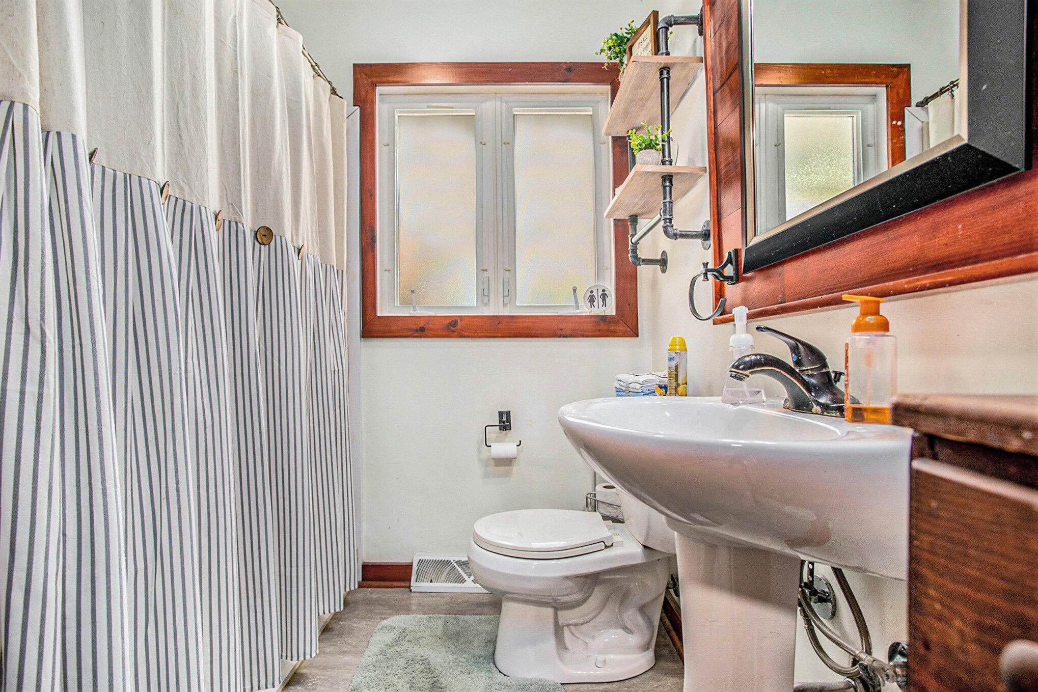 Marshall, Michigan 49068, United States, 4 Bedrooms Bedrooms, ,2 BathroomsBathrooms,Residential,Pending,143517