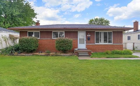 Photo of 13467 Charlotte Avenue, Warren, MI 48089 (MLS # 26005480)