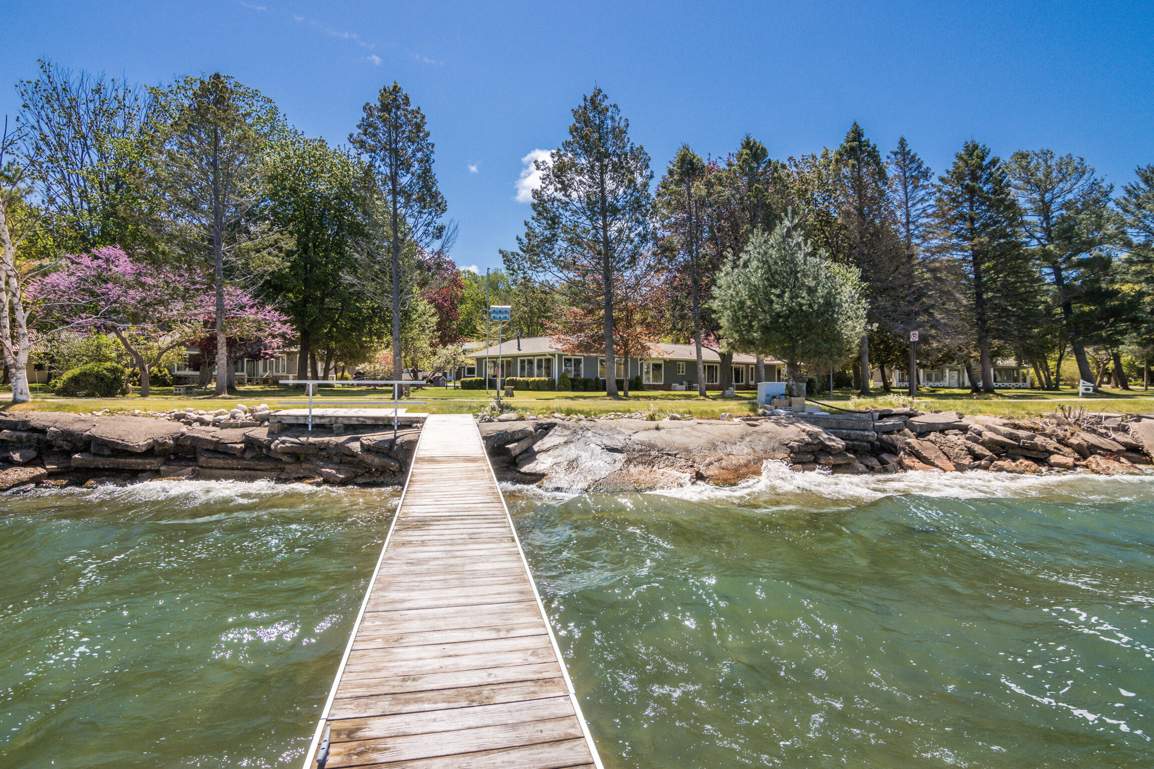 3801 Lakeshore Drive