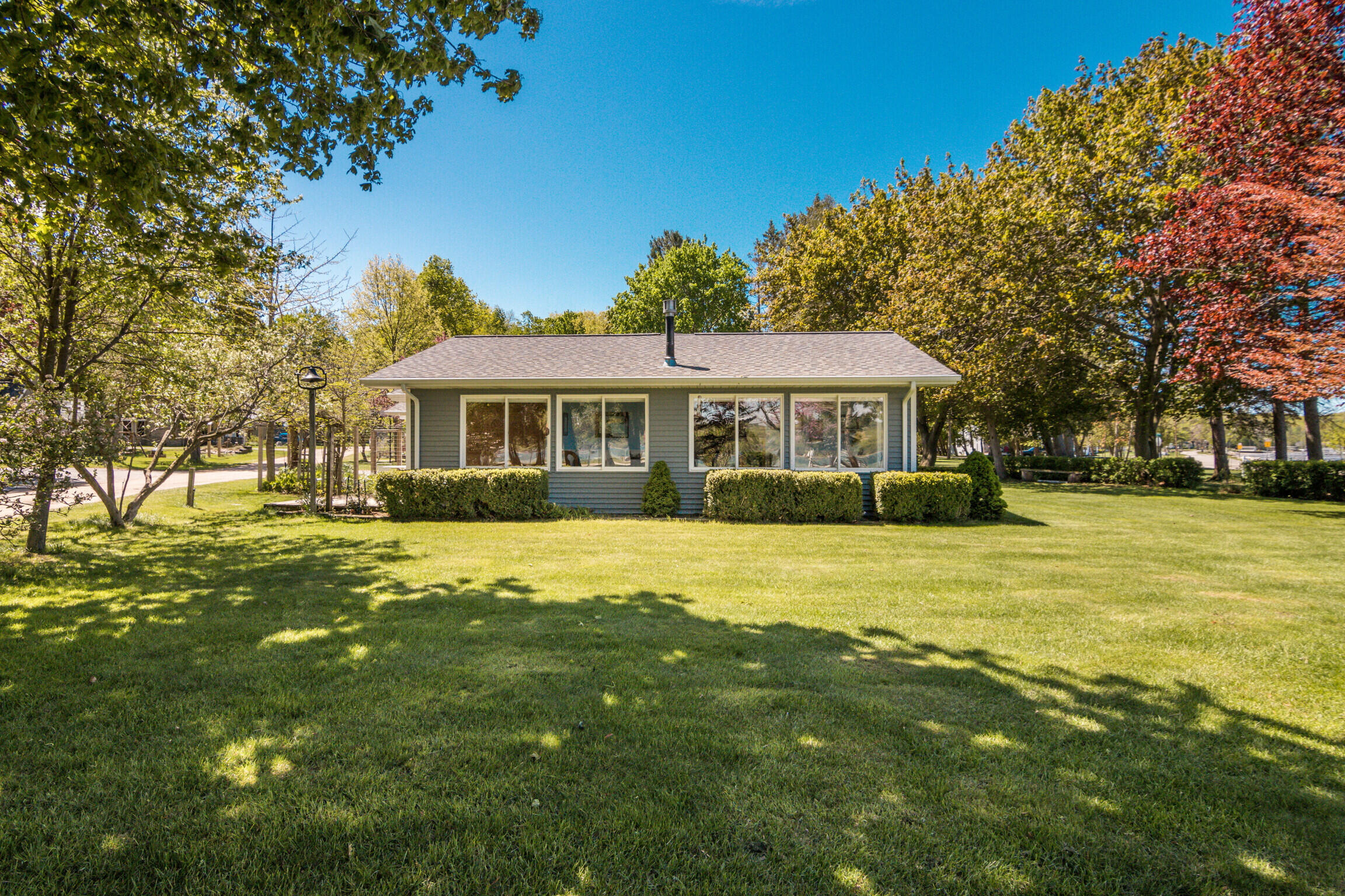 3801 Lakeshore Drive