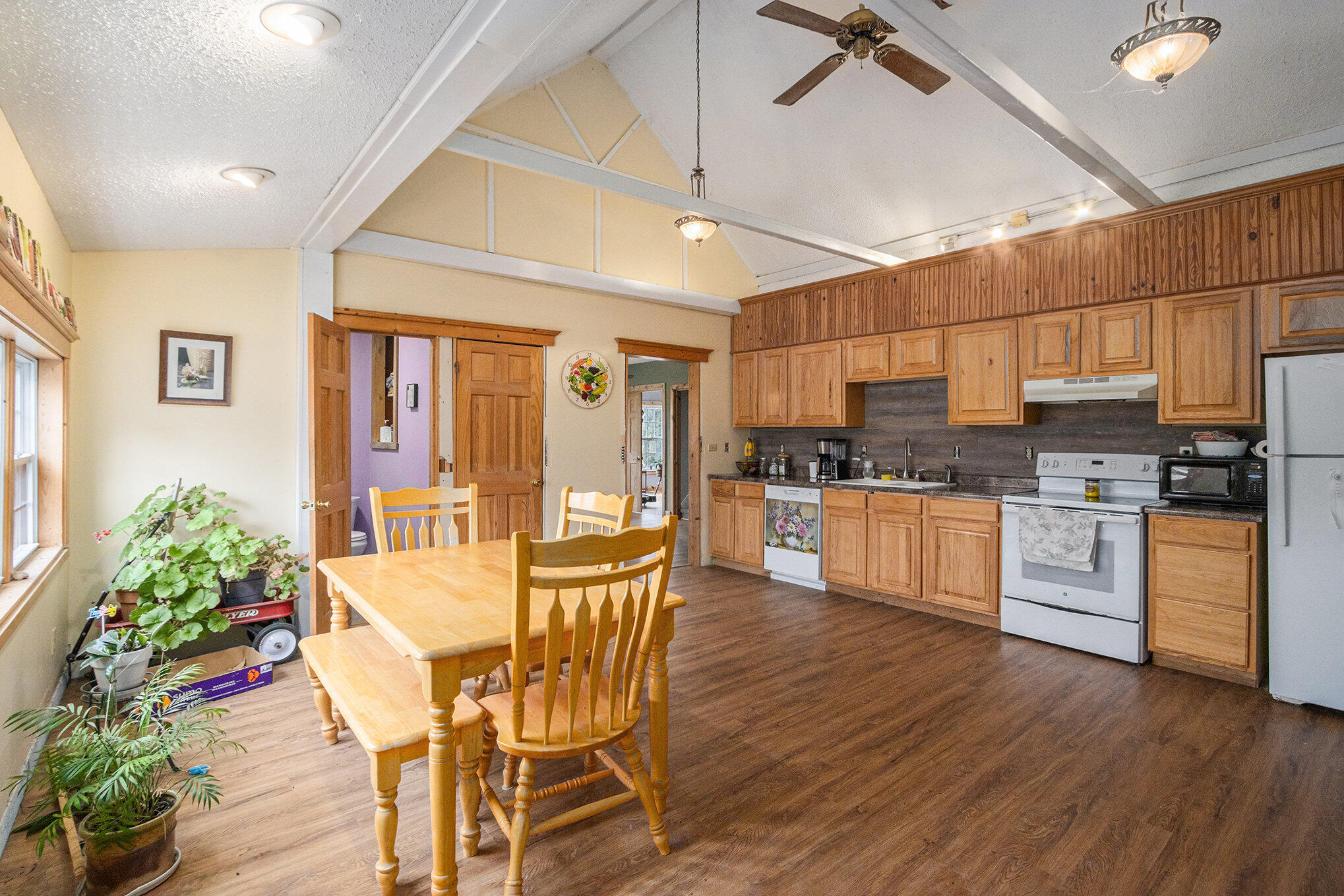 Union City, Michigan 49094, United States, 4 Bedrooms Bedrooms, ,2 BathroomsBathrooms,Residential,Active,83559