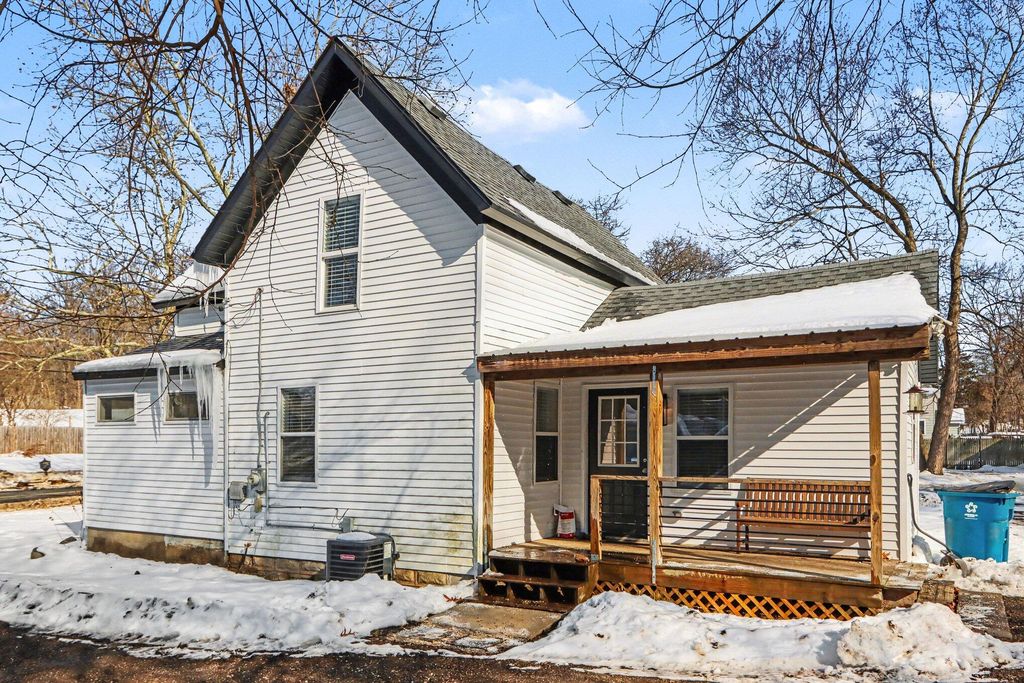 Photo of 1824 Humphrey Street, Kalamazoo, MI 49048 (MLS # 26005132)