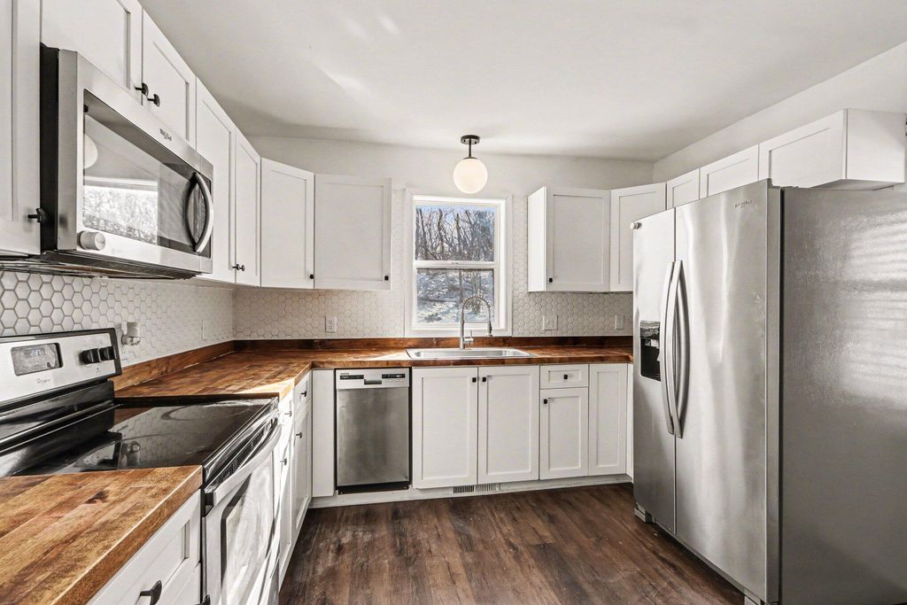 Photo of 1824 Humphrey Street, Kalamazoo, MI 49048 (MLS # 26005132)