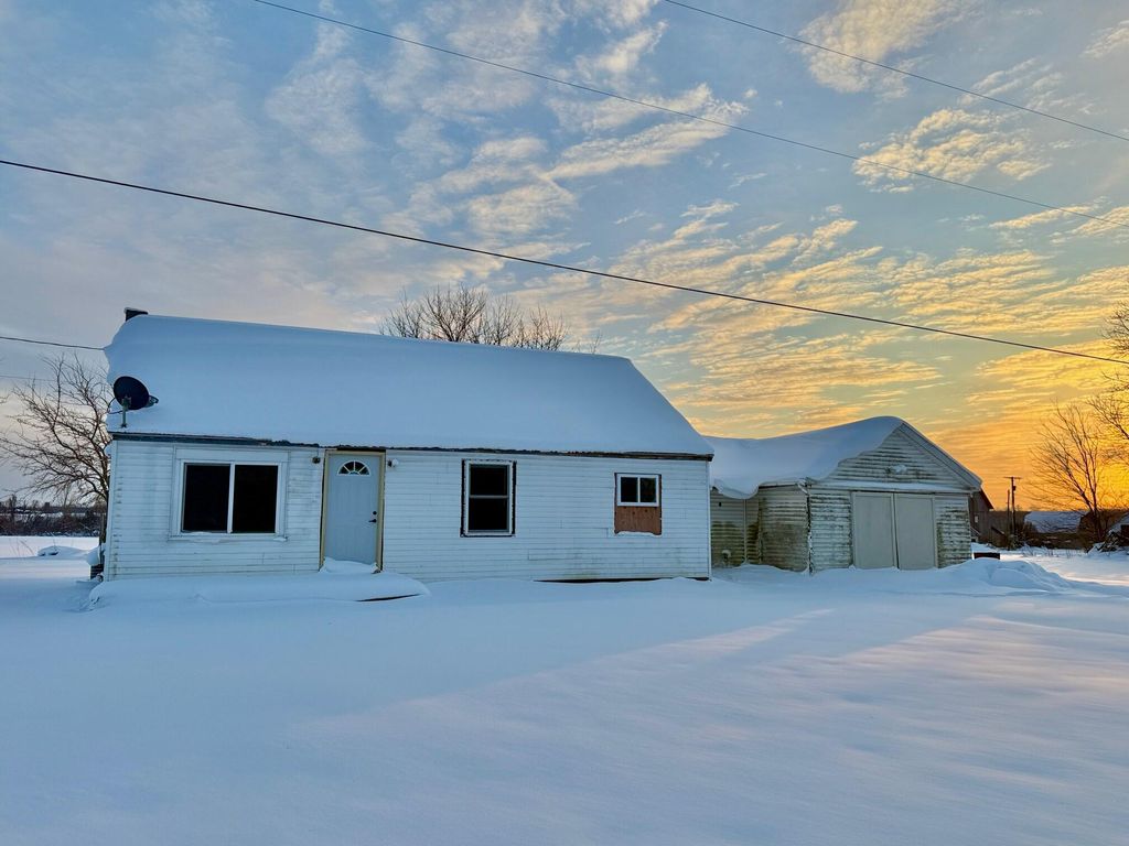 Photo of 9255 E Cleveland Road, Hesperia, MI 49421 (MLS # 26005095)