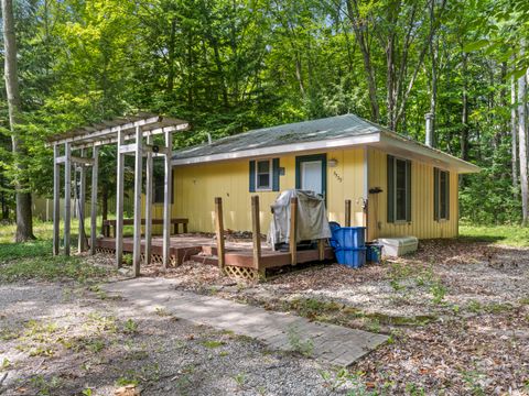 Photo of 3530 Warren Road Road, Beulah, MI 49617 (MLS # 25037694)
