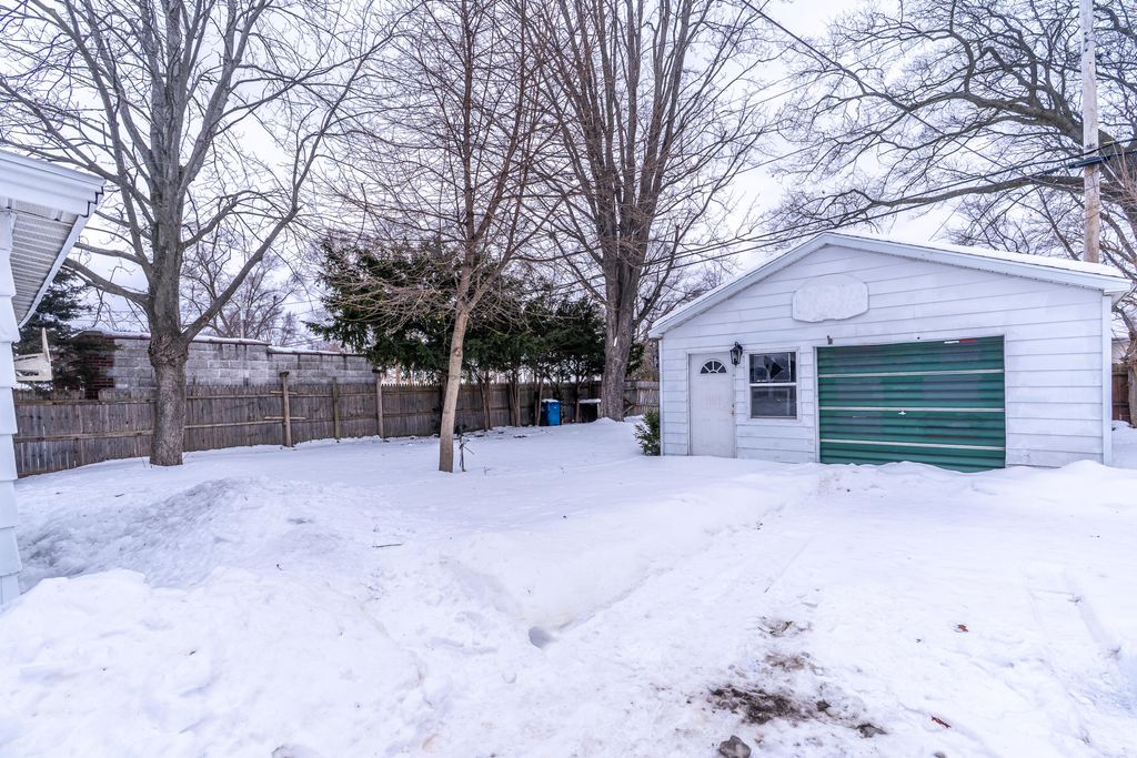 Photo of 1060 Green Street, Muskegon, MI 49442 (MLS # 26005300)