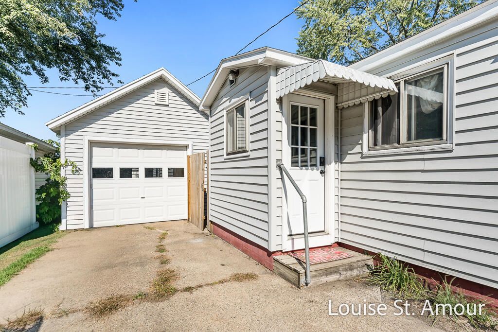 Photo of 868 Post Road, Muskegon, MI 49441 (MLS # 25051319)