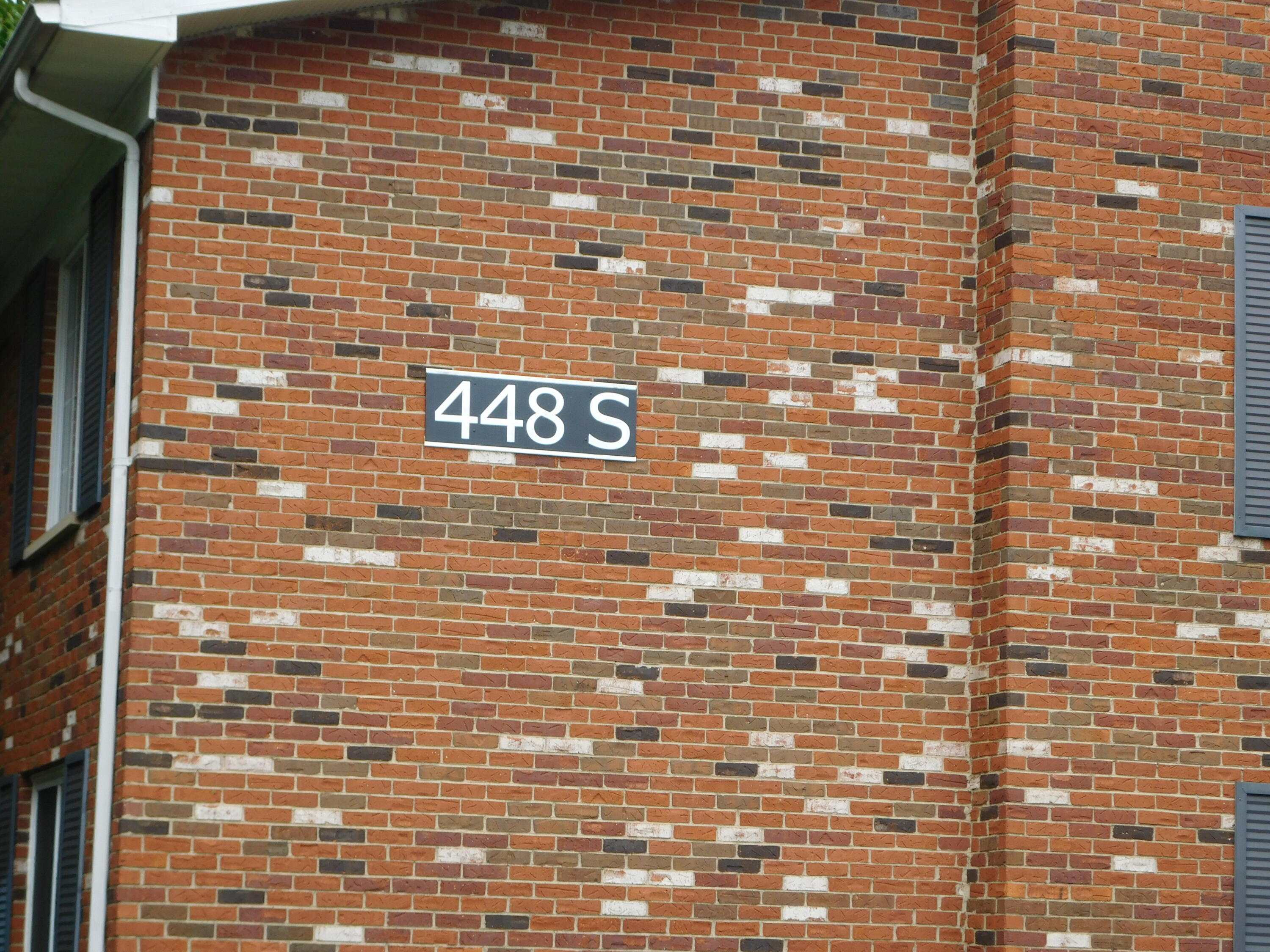 448 Fox Hills Drive S