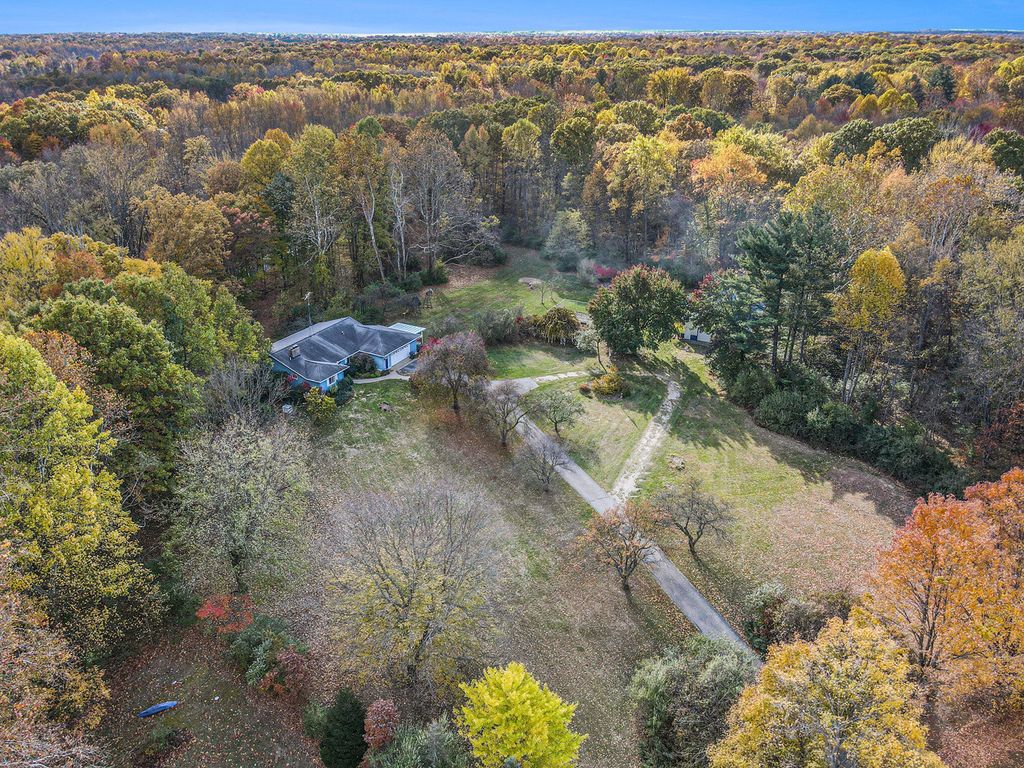 Photo of 35105 N Riverview Drive, Paw Paw, MI 49079 (MLS # 25056474)