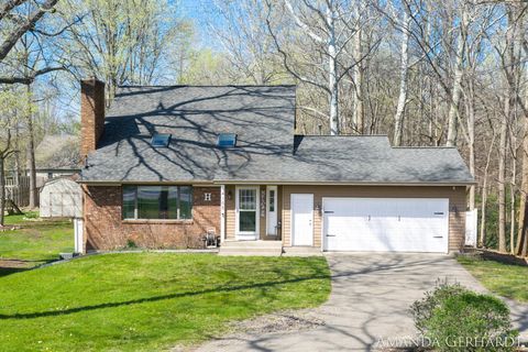 Photo of 4105 44th Street SW, Grandville, MI 49418 (MLS # 26021729)